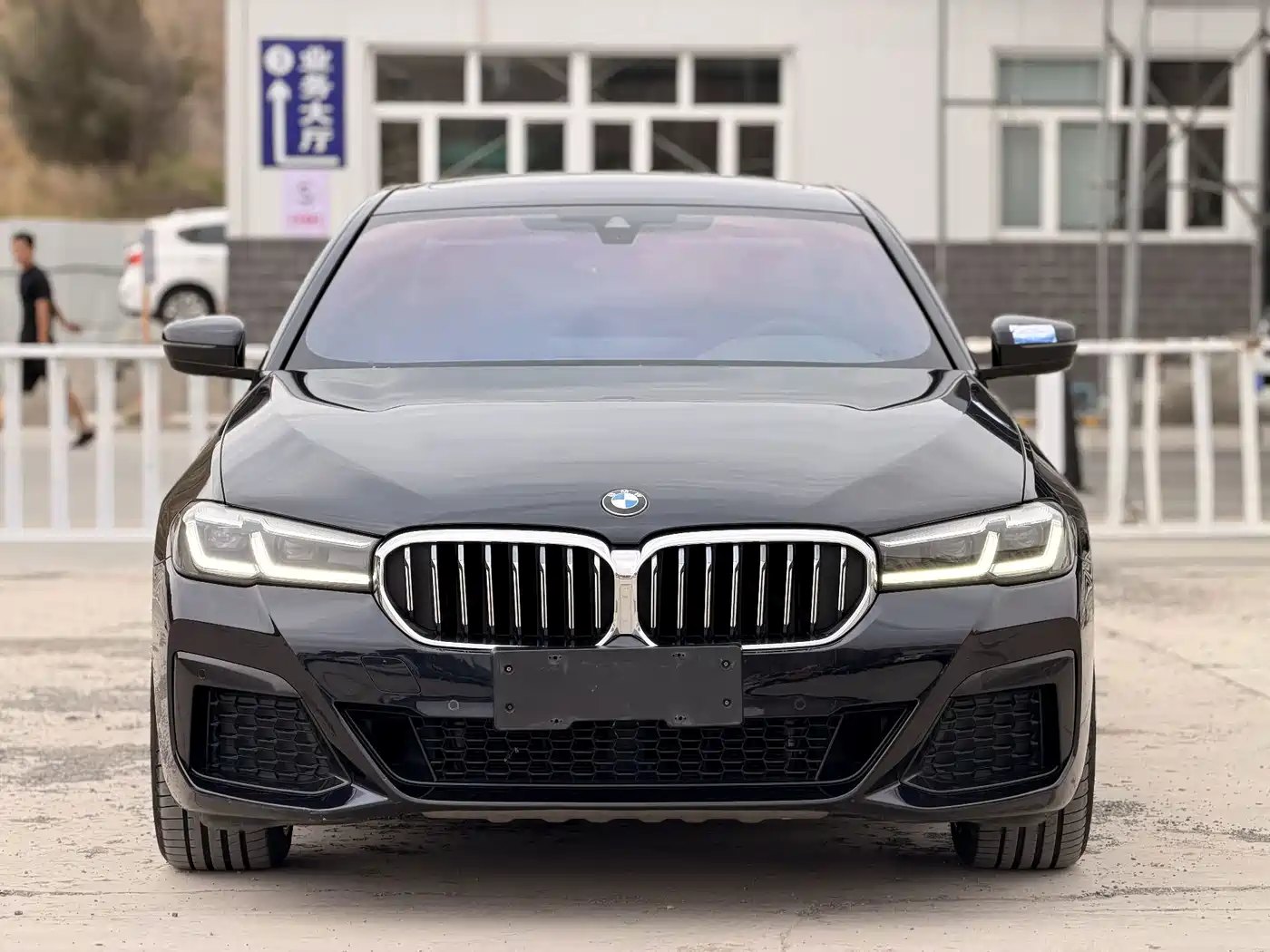 Фото 2 - BMW 5 Series