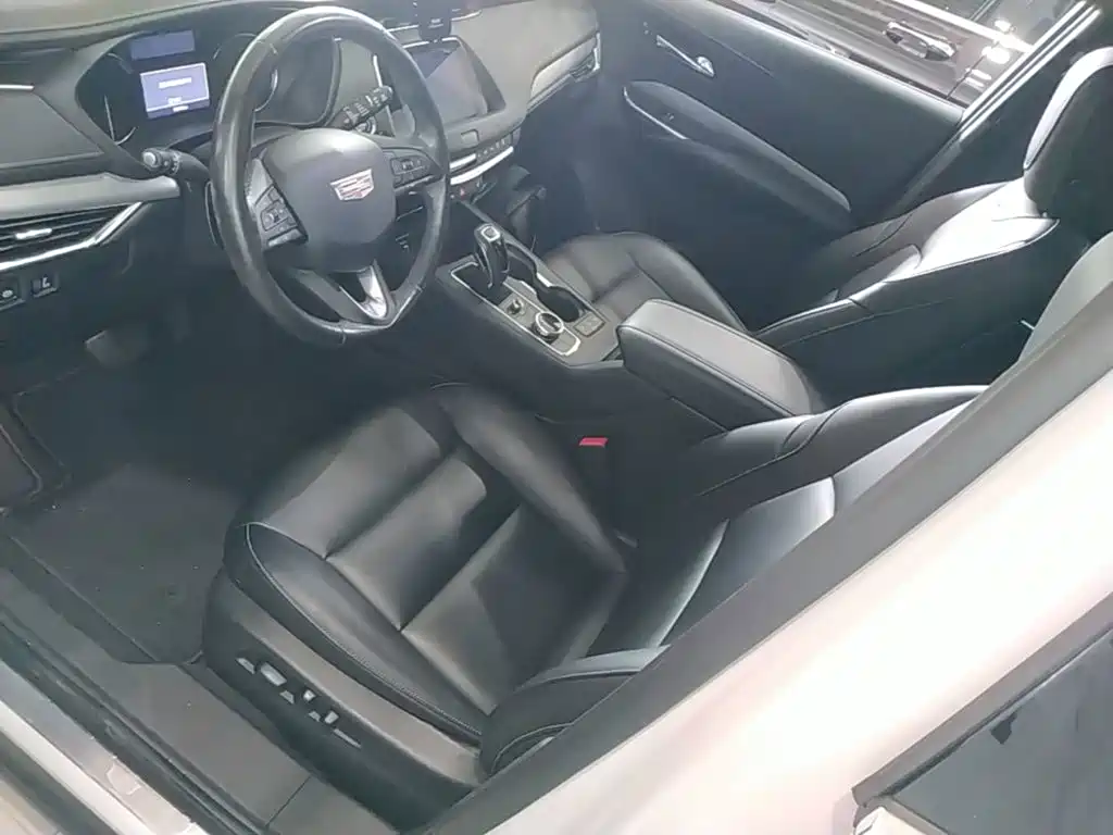 Cadillac XT4 2019 2018 28T FWD Leading Edition