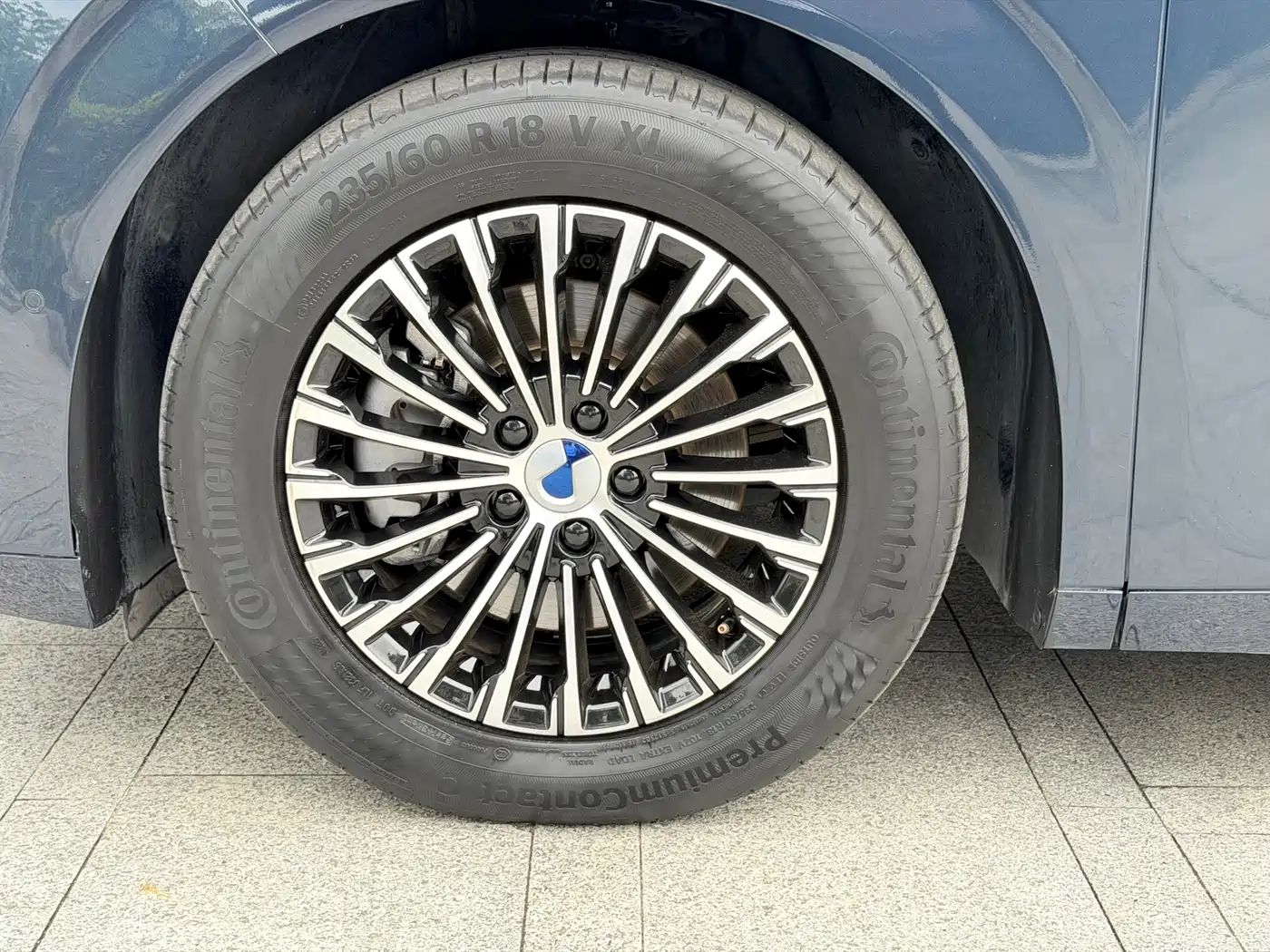 Denza D9 2022 DM-i 970 AWD Flagship фото 24
