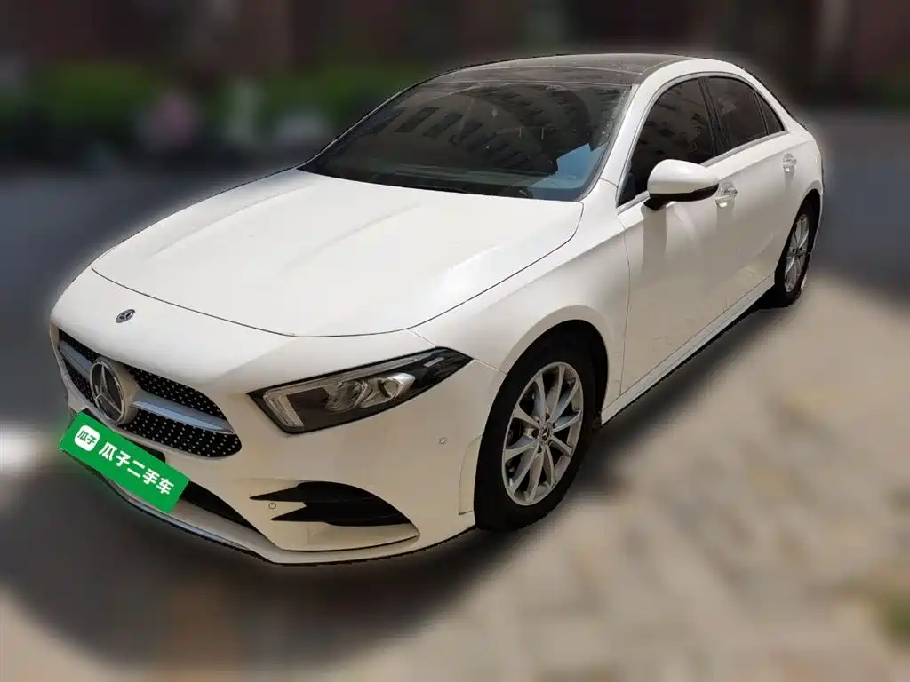 Mercedes-Benz A-Class 2019 A 200 L Sport Sedan фото 2