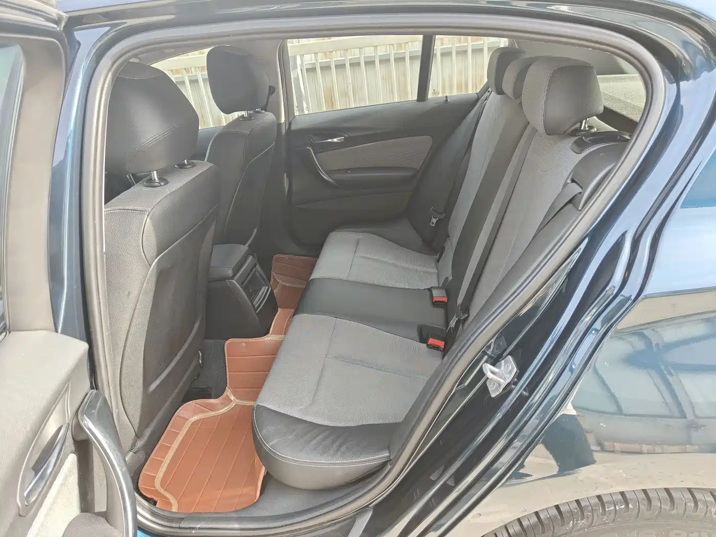 BMW 1 Series (Import) 2013 Facelift 116i Urban Model фото 9