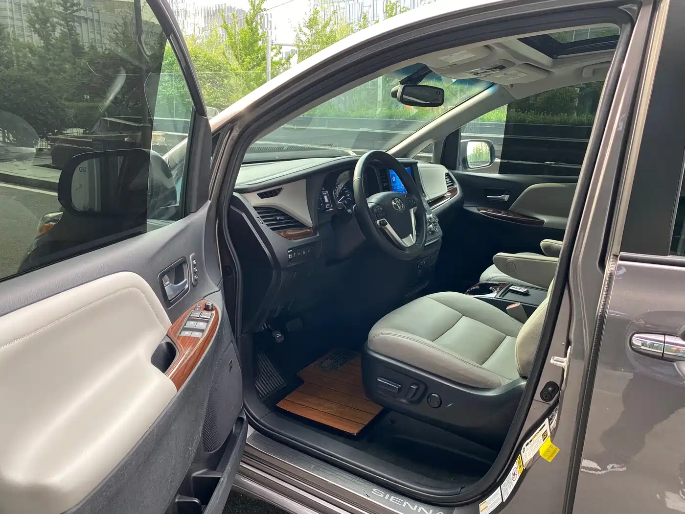 Toyota Sienna 2015 3.5L 4WD L фото 7