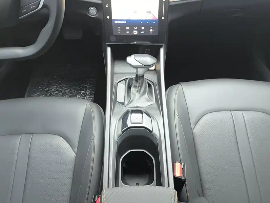 Dongfeng Aeolus Yixuan 2025 2025 1.5L Auto Luxury