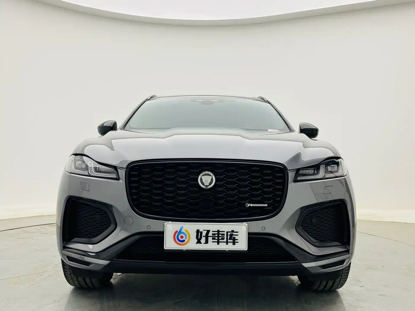 Jaguar F-PACE 2024 2024 P250 R-Dynamic SE