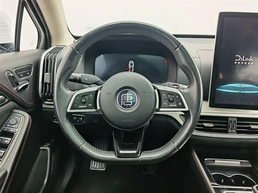 BYD Tang New Energy 2018 DM 2.0T AWD Smart Connection Enjoy Edition 7-Seater China V фото 11