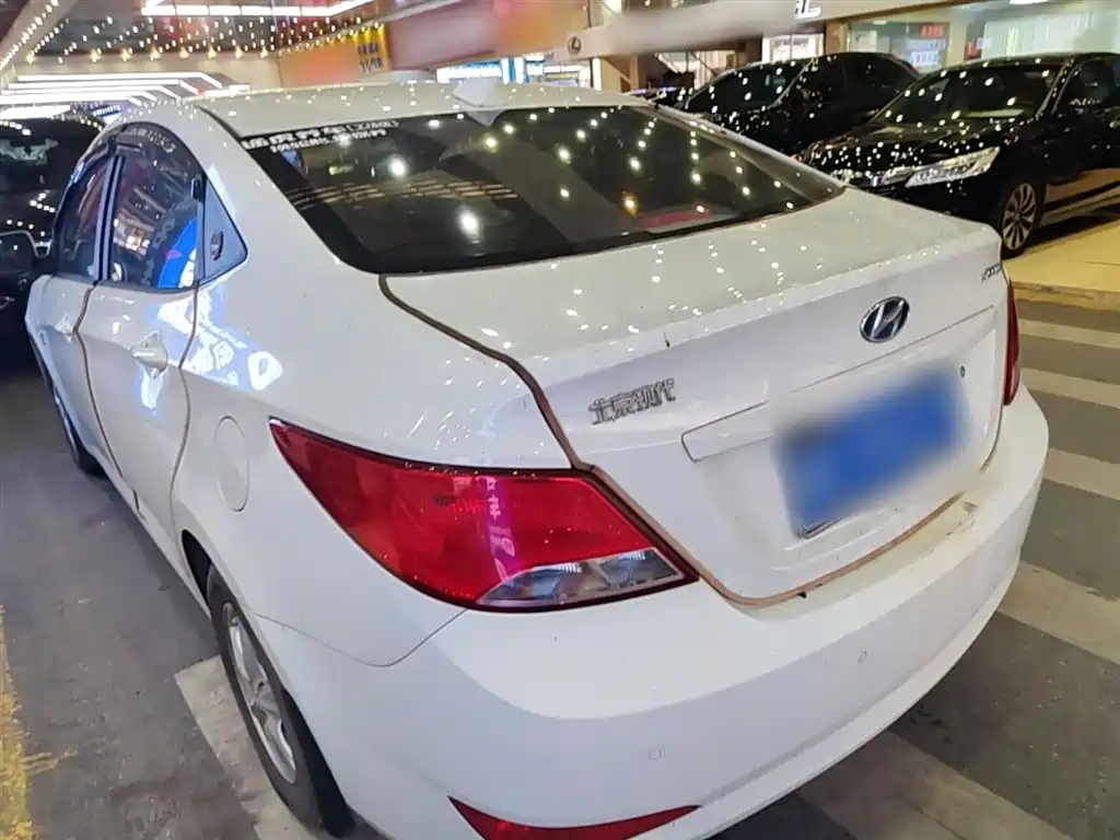 Hyundai Verna 2016 1.4L Manual Smart GLS фото 5