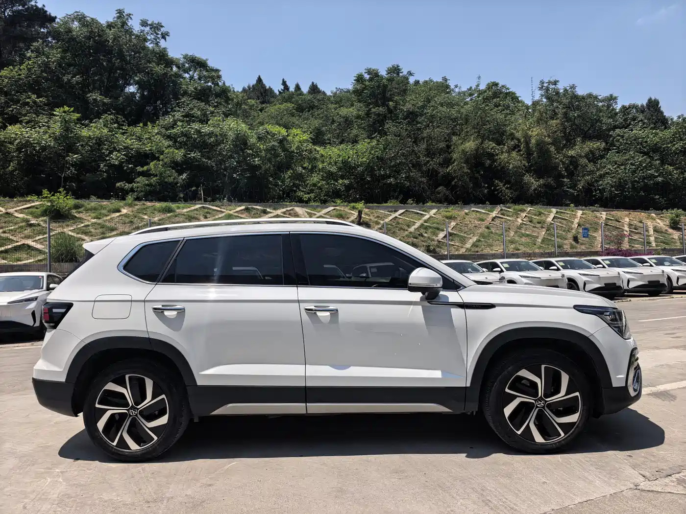 Volkswagen Tharu 2023 300TSI 2WD Full Moon Edition фото 4