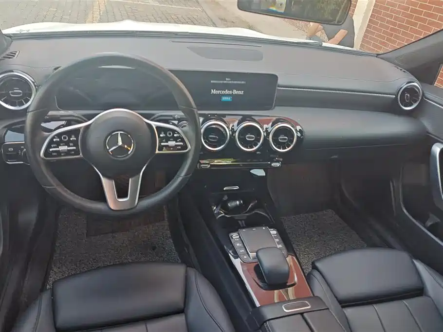 Mercedes-Benz A-Class 2020 Facelift A 180 L Sport Sedan фото 12