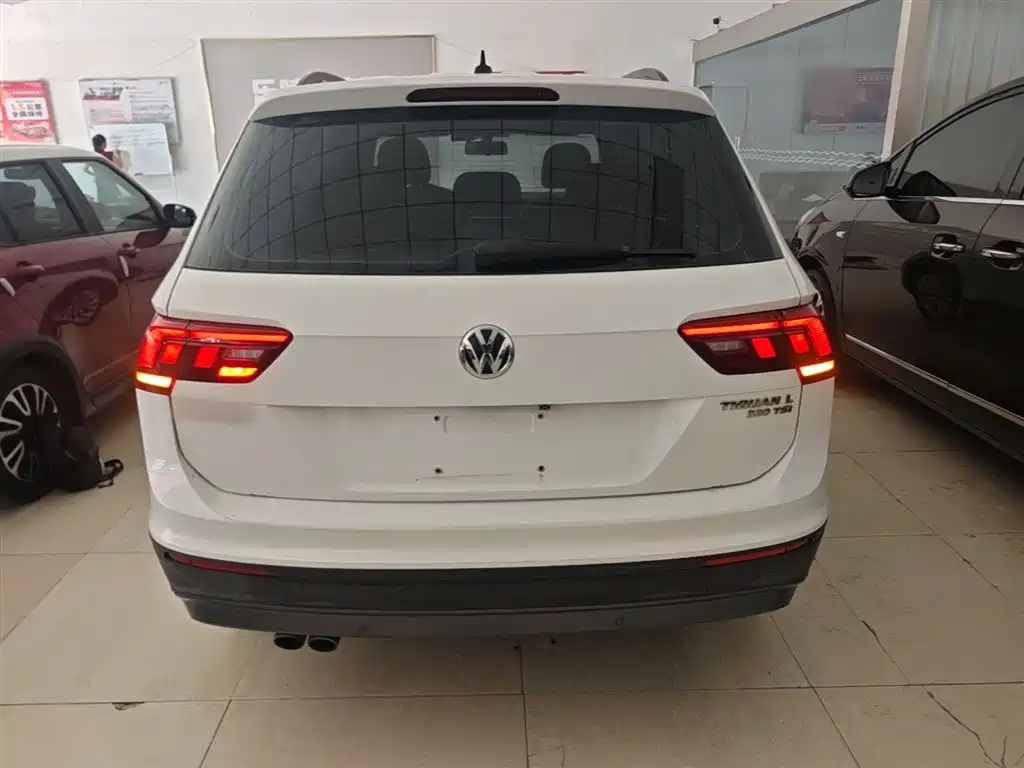 Volkswagen Tiguan L 2017 330TSI Automatic 2WD Trend Edition фото 4