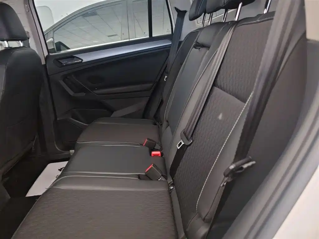 Volkswagen Tiguan L 2017 330TSI Automatic 2WD Trend Edition фото 13