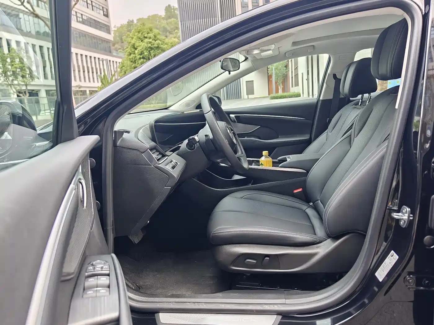 Buick LaCrosse 2023 Facelift 25T Overland Edition фото 4