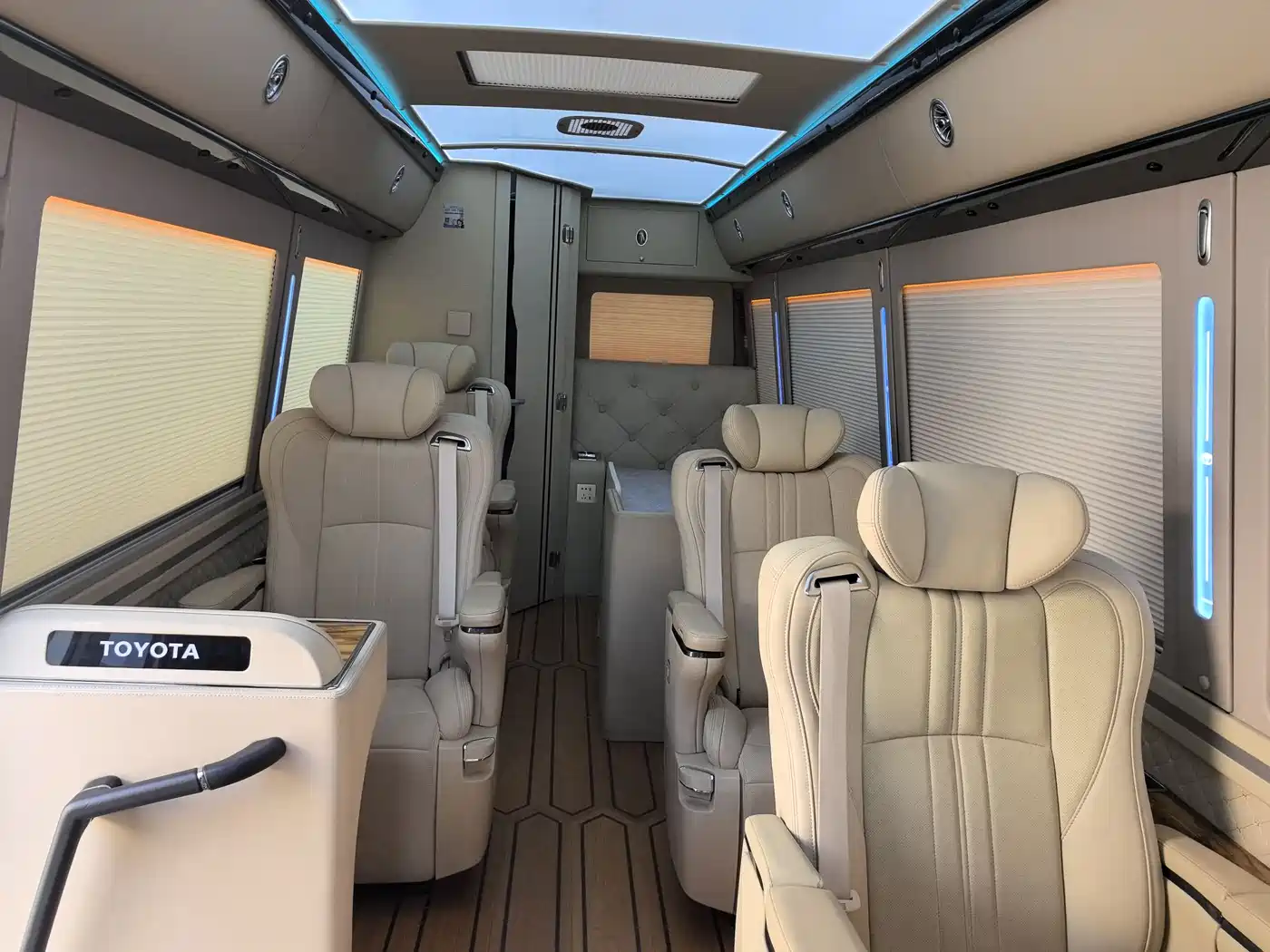 Toyota Coaster 2019 4.0L Luxury Vehicle GRB53L-ZCMEK 20-seater 9GR фото 10