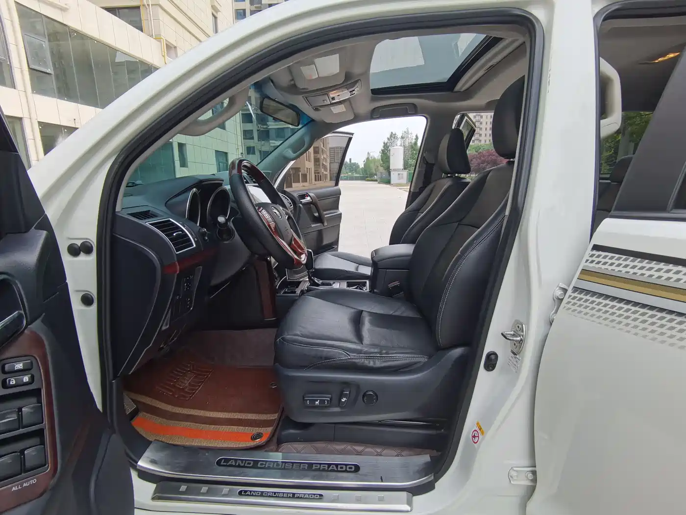 Toyota Prado 2016 3.5L Auto TX-L фото 4
