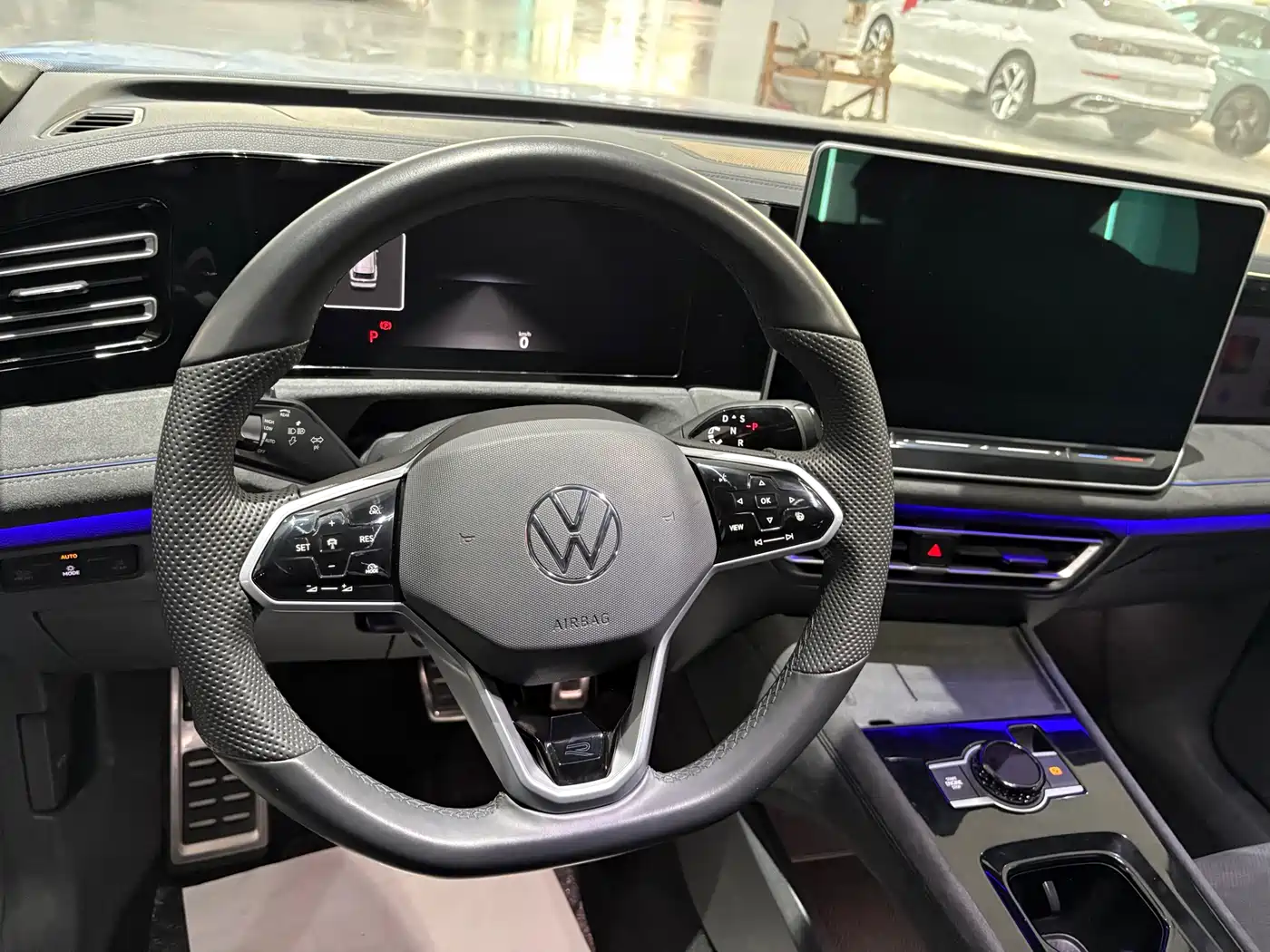 Volkswagen Tiguan L 2026 PRO 380TSI 4WD R-Line Smart Premium Edition фото 9