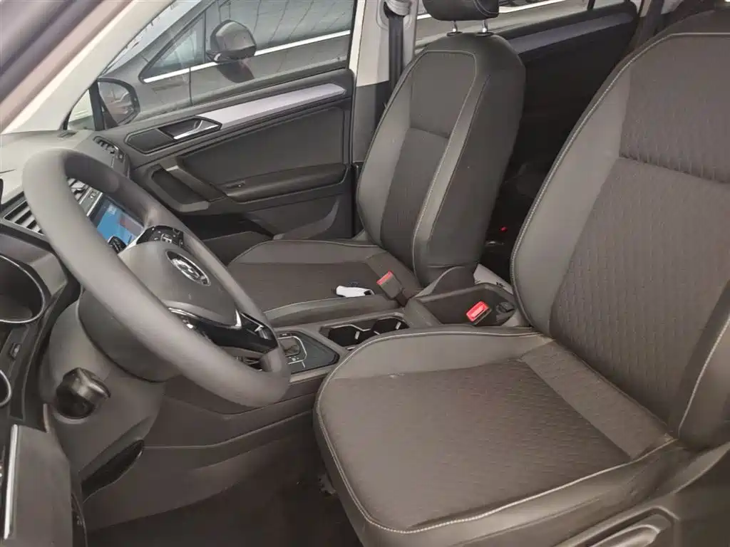 Volkswagen Tiguan L 2017 330TSI Automatic 2WD Trend Edition фото 11