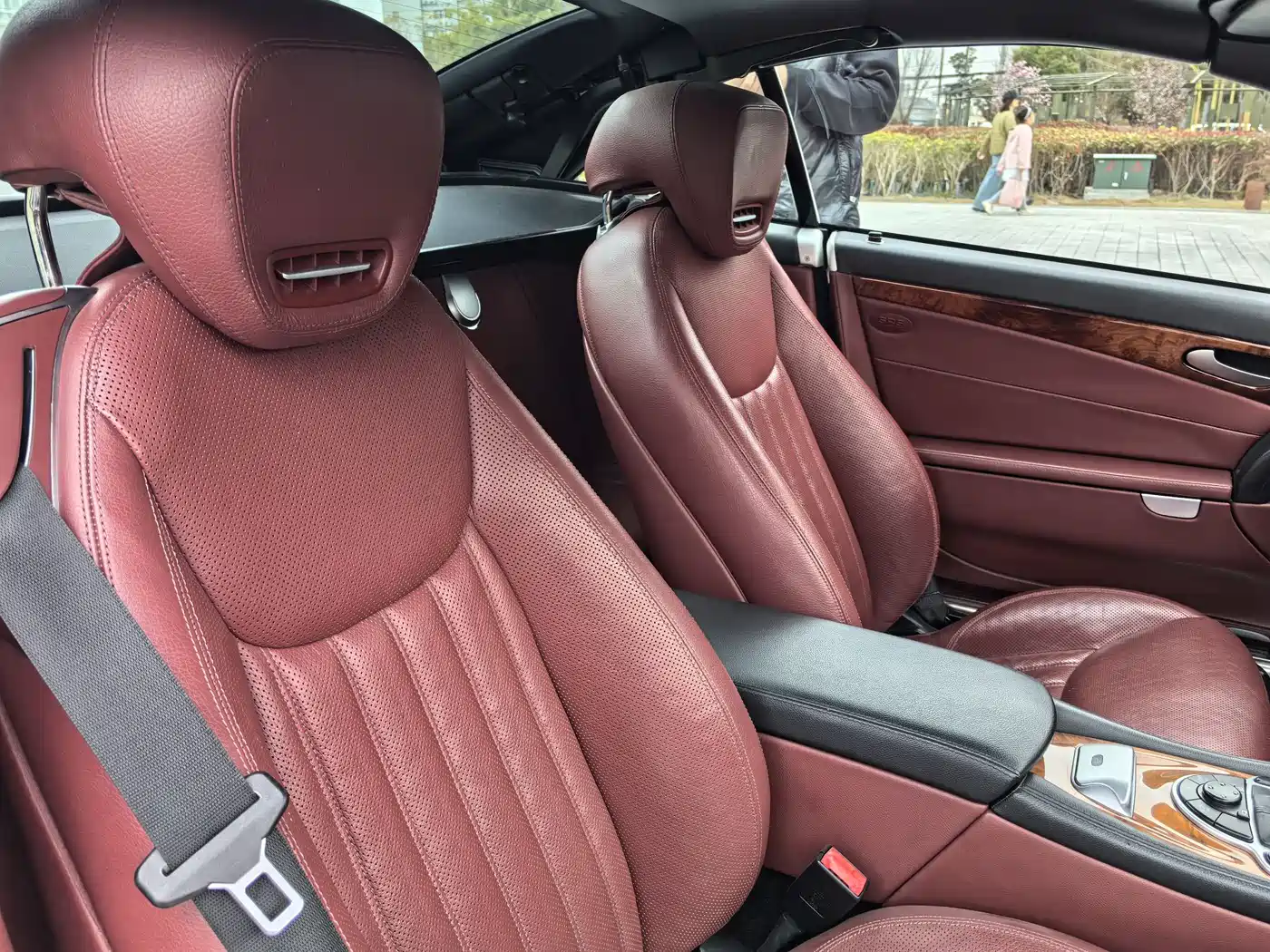 Mercedes-Benz SL-Class 2010 SL 300 фото 16