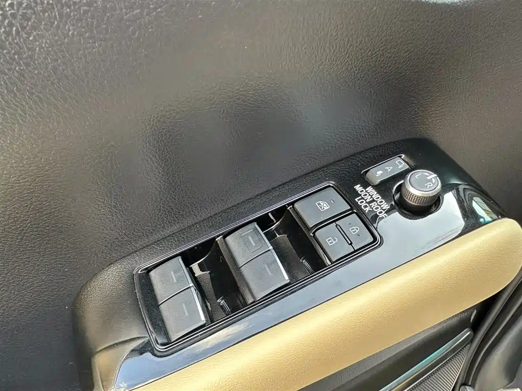 Toyota Alphard 2021 Hybrid 2.5L Premium фото 15