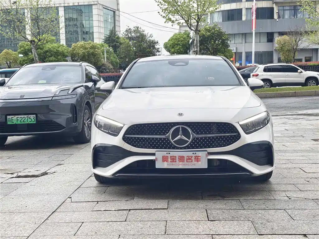Mercedes-Benz A-Class 2023 A 200 L Fashion фото 2