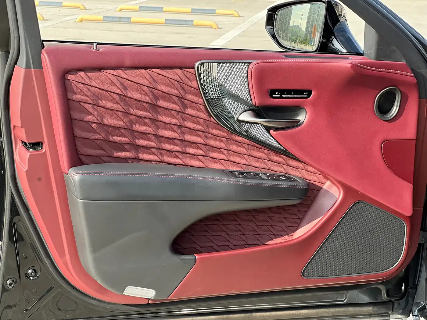Lexus LS 2021 500h Executive Edition фото 15