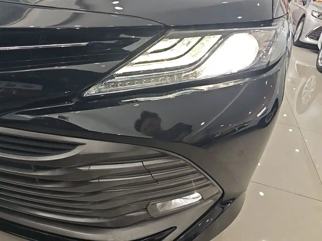 Toyota Camry 2019 Facelift Hybrid 2.5HG Luxury Edition фото 24