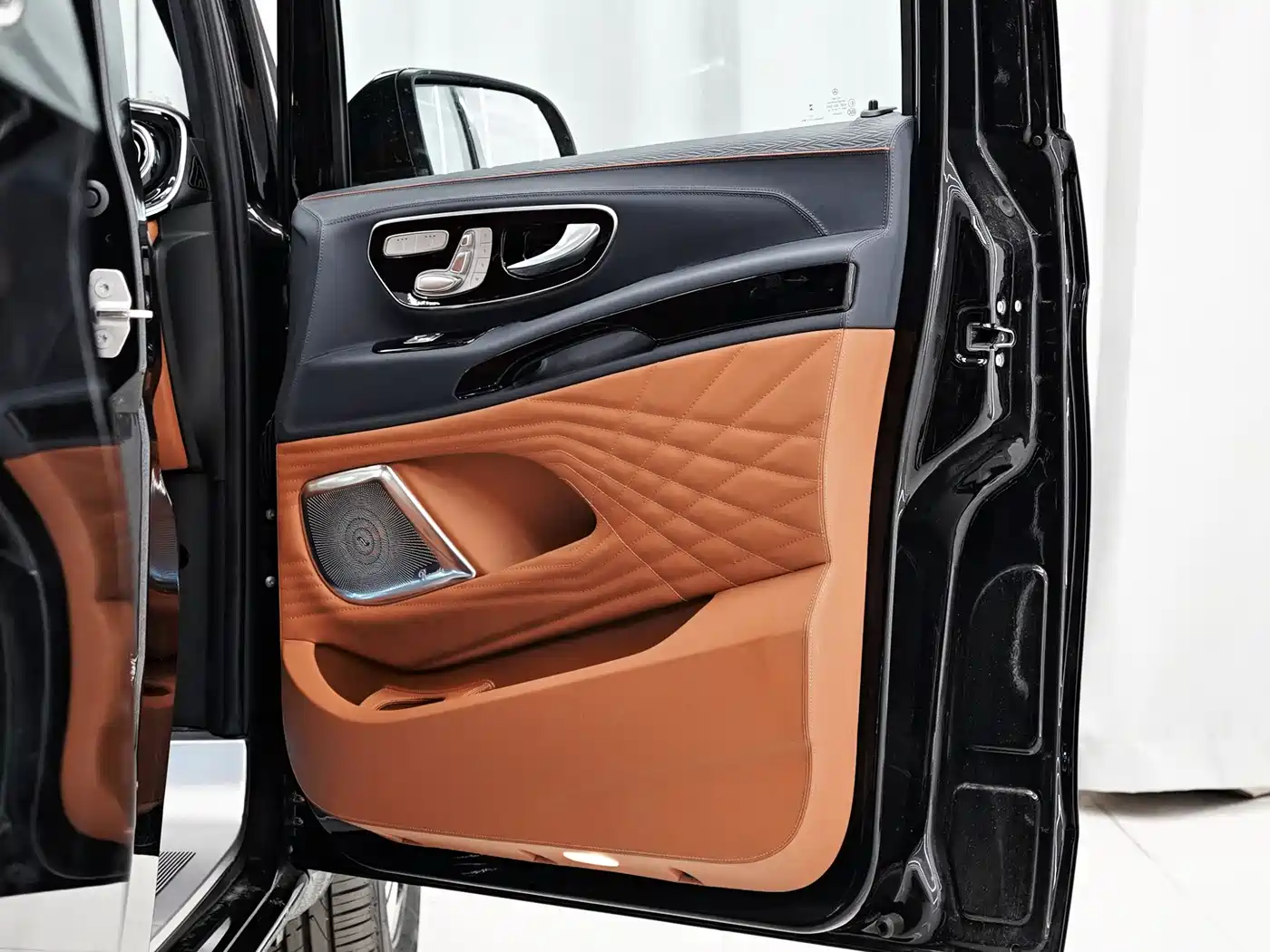 Mercedes-Benz Vito 2024 2.0T Business 7-Seater фото 8
