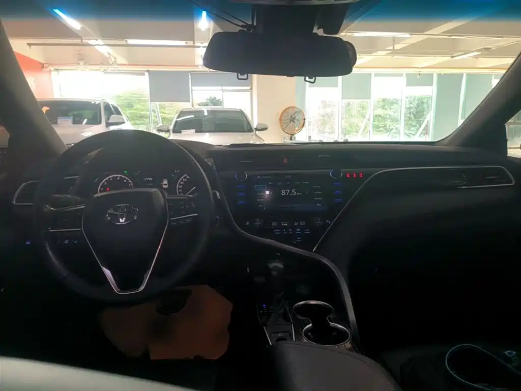 Toyota Camry 2019 Facelift 2.0G Luxury Edition фото 10