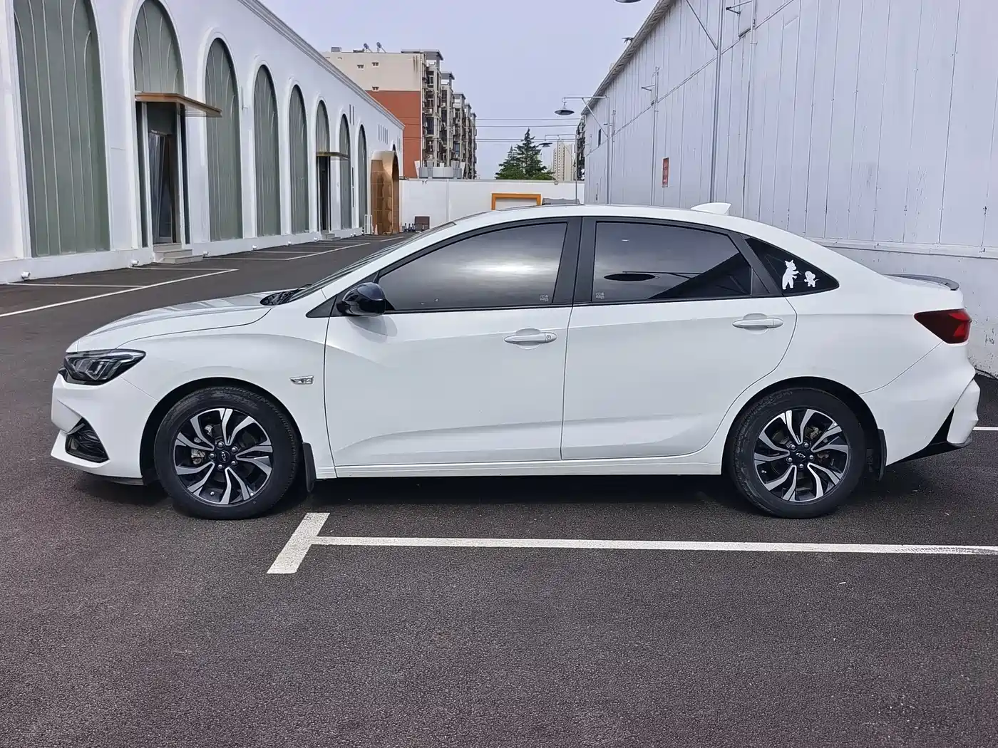 Chevrolet Monza 2022 Mild Hybrid RS 330T Automatic Comfort Edition фото 4