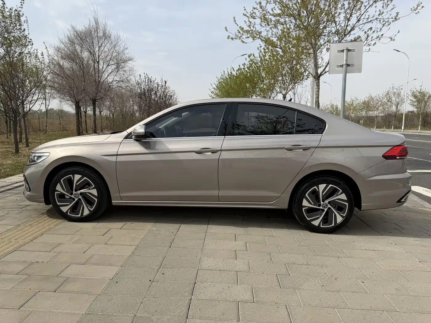 Volkswagen Bora 2023 200TSI DSG Smart PRO Edition фото 5