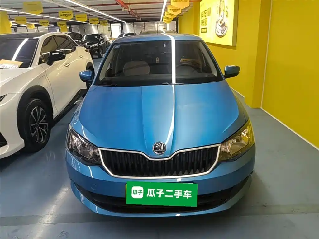 Škoda Fabia 2017 1.4L Auto Car Enjoy Edition фото 3