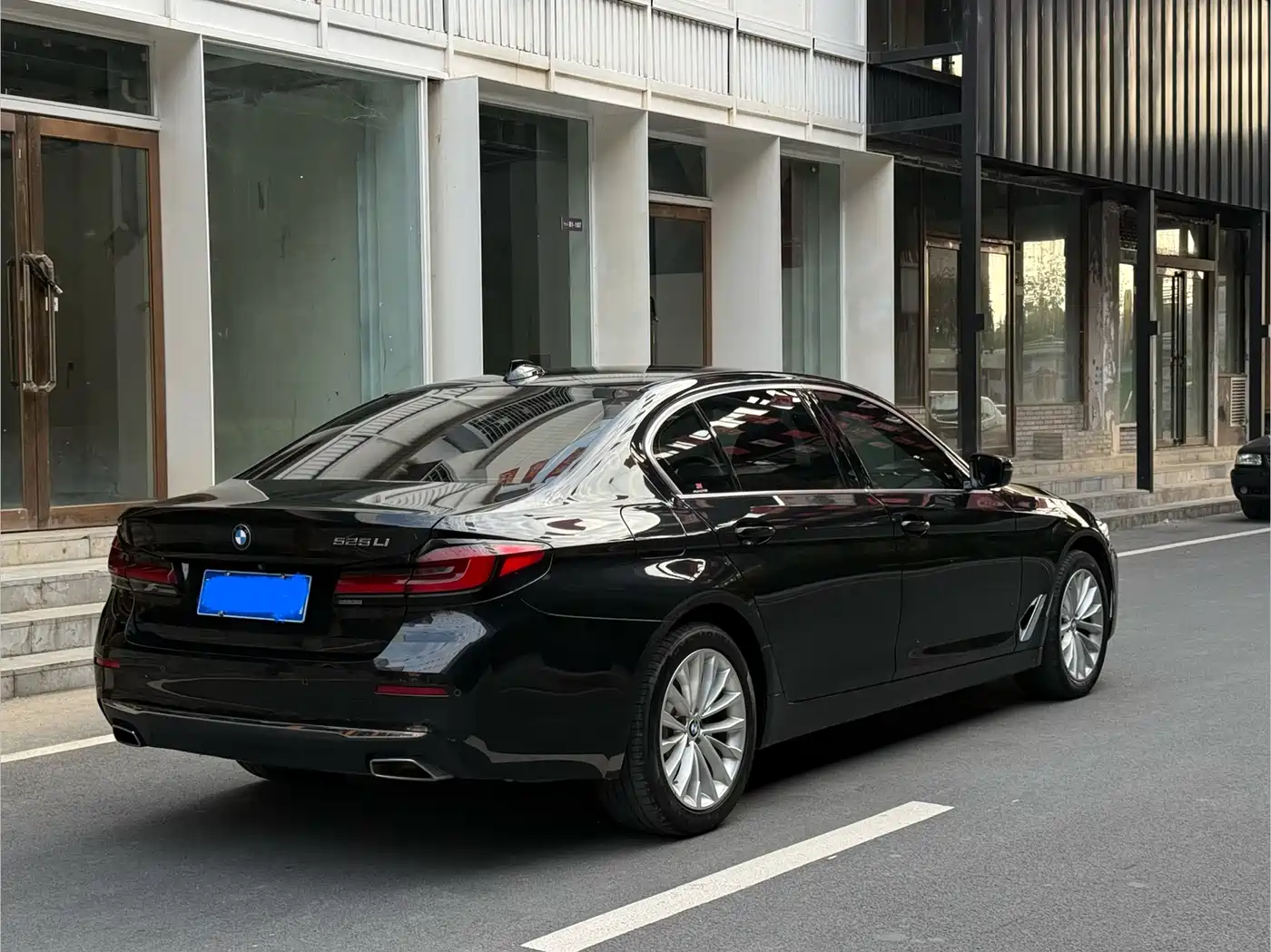 BMW 5 Series 2021 525Li M Sport Package фото 7