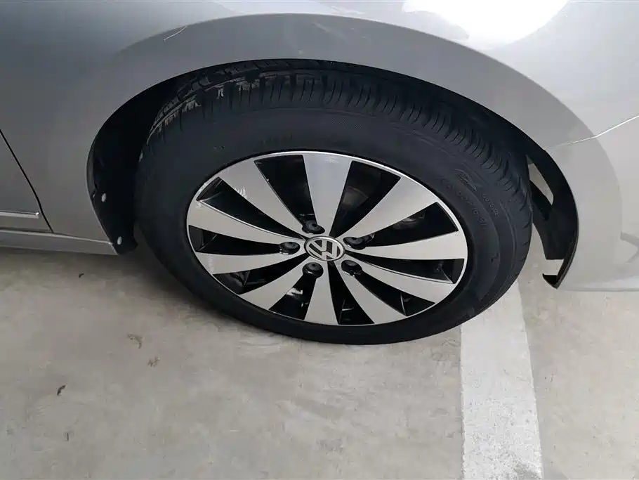 Volkswagen Sagitar 2017 1.6L Automatic Comfort фото 6