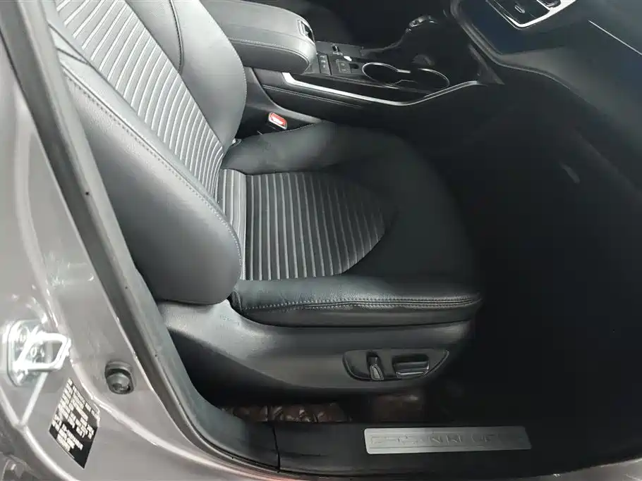 Toyota Crown Kluger 2022 2.5L HEV 4WD Premium Edition фото 8