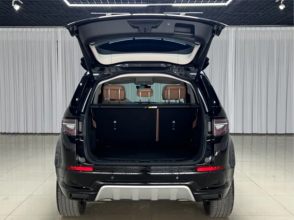 Land Rover Discovery Sport 2025 249PS Performance Tech Edition фото 6