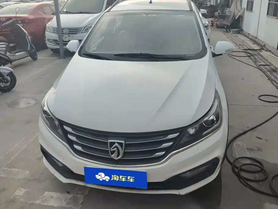 Baojun 310W 2018 2017 1.5L Manual Luxury China V