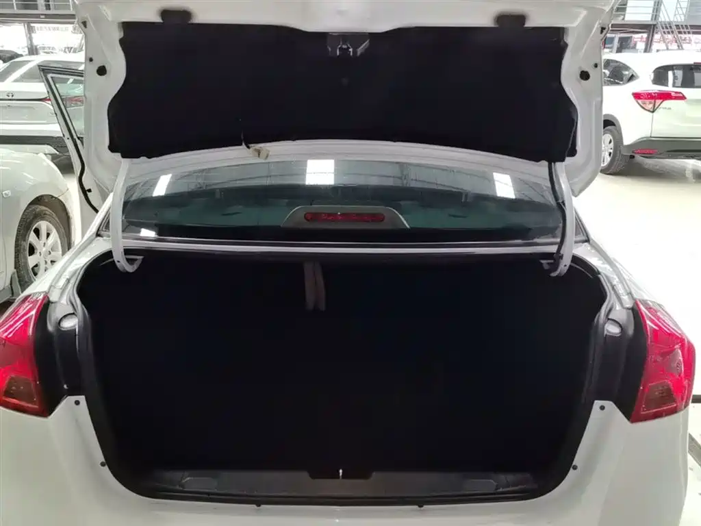 Buick Excelle 2015 1.5L Automatic Classic фото 19