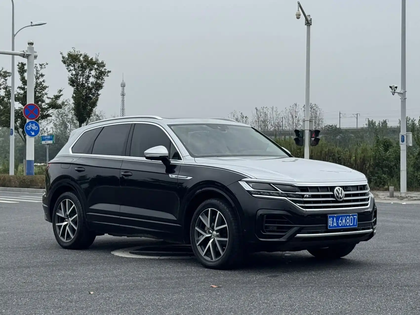 Фото 3 - Volkswagen Touareg