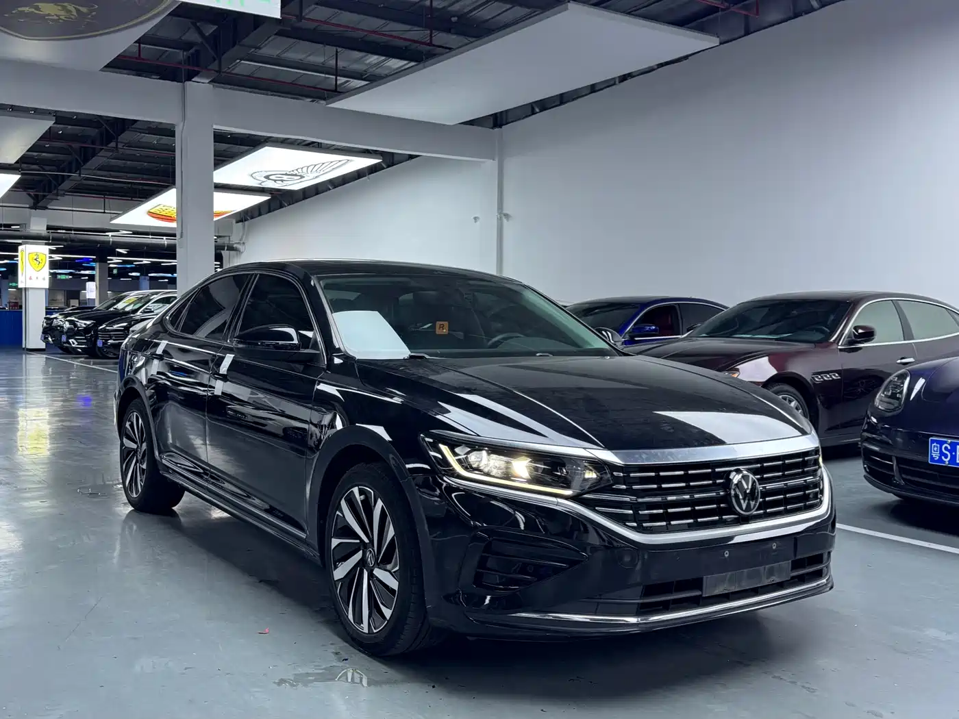 Volkswagen Passat 2023 330TSI Elite Edition фото 3