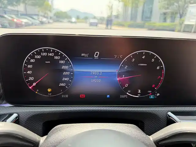 Mercedes-Benz A-Class 2024 A 200 L Fashion Edition — фото 4