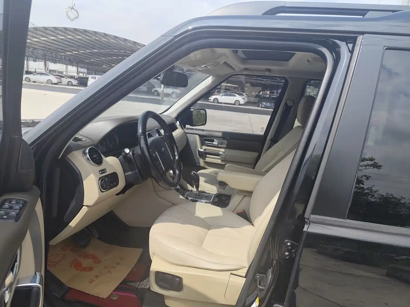 Land Rover Discovery 2012 3.0 SDV6 HSE Diesel фото 4