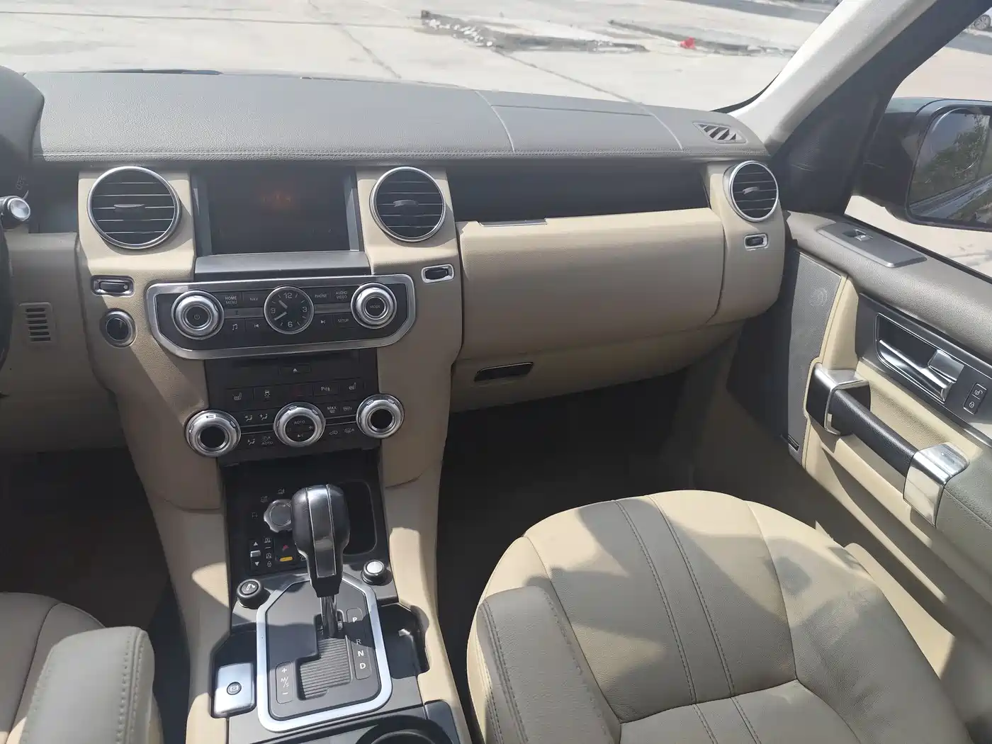 Land Rover Discovery 2012 3.0 SDV6 HSE Diesel фото 8