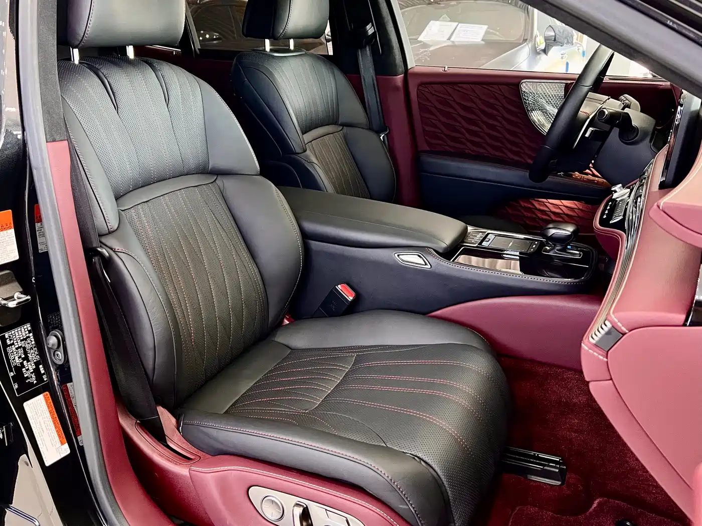 Lexus LS 2021 500h Executive Edition фото 8