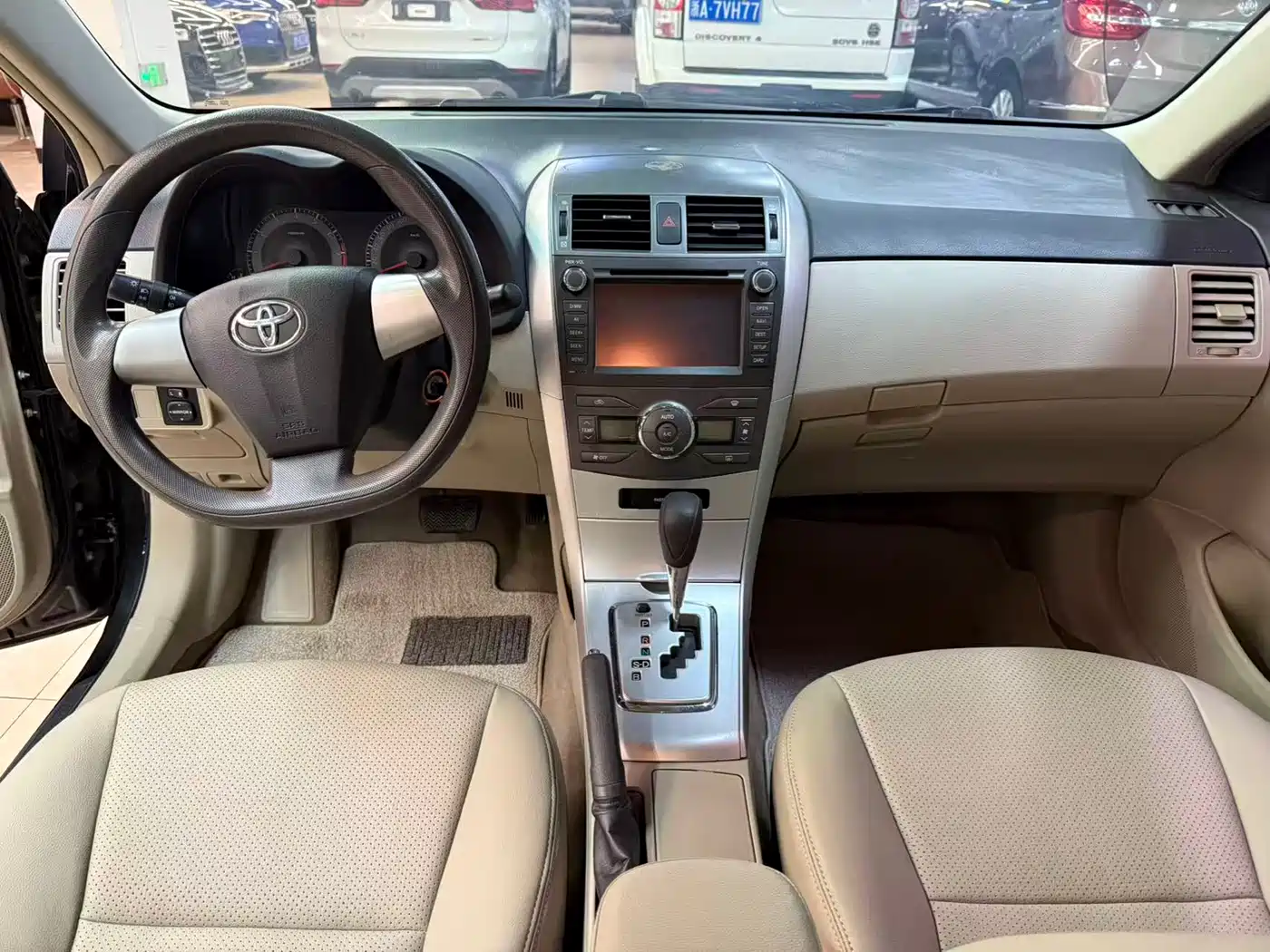 Toyota Corolla 2011 1.8L CVT GL-i фото 6