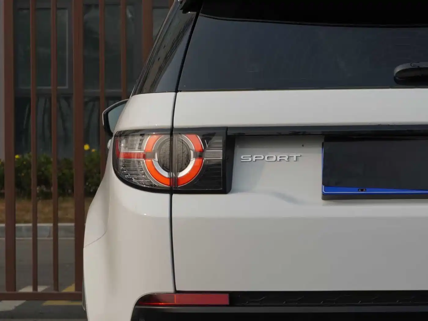 Land Rover Discovery Sport 2018 240PS SE Edition фото 16