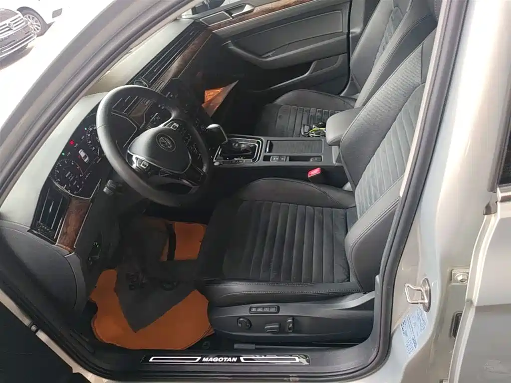 Volkswagen Magotan 2018 330TSI DSG Premium фото 15