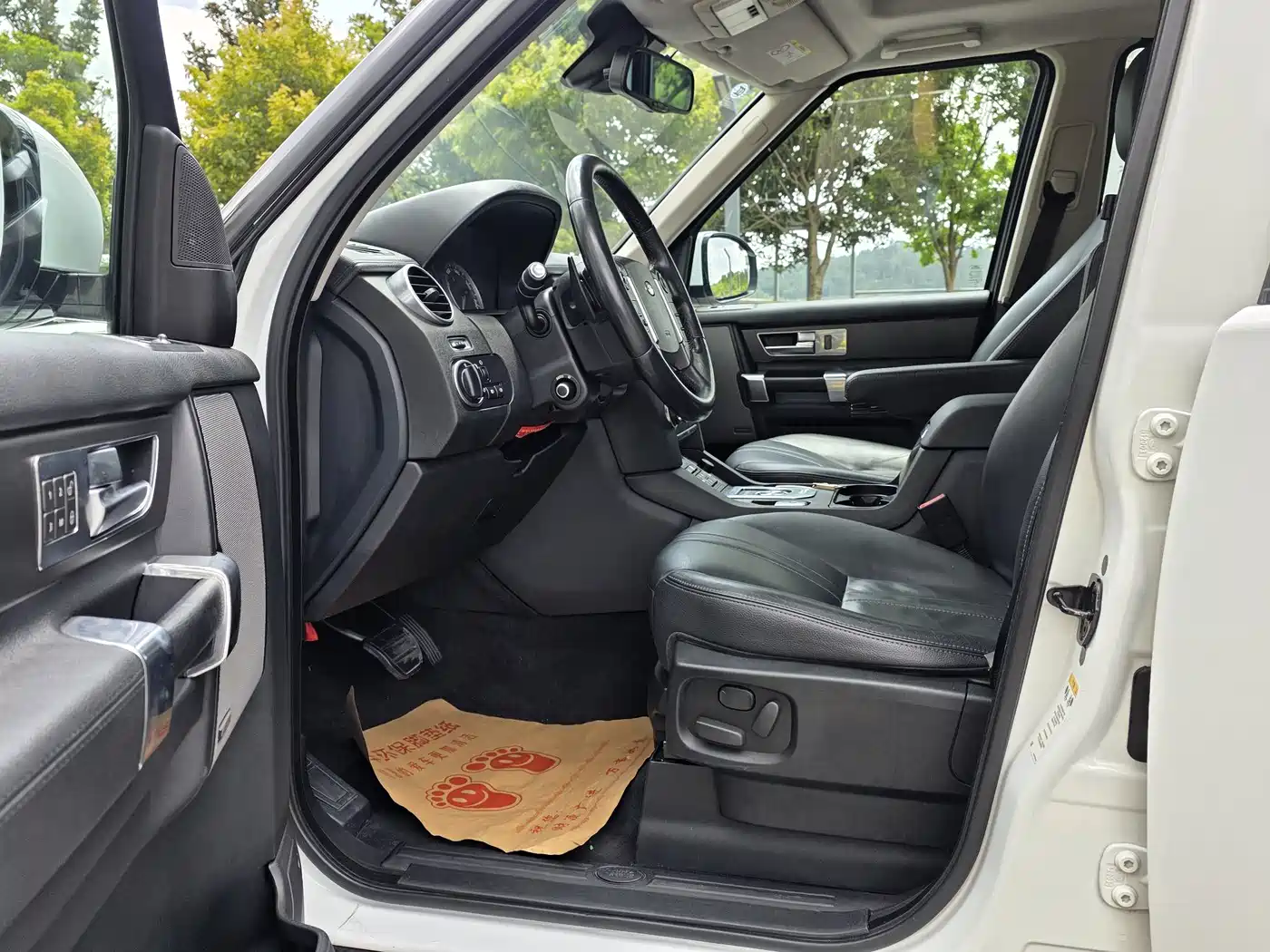 Land Rover Discovery 2016 3.0 SDV6 Black Edition HSE Diesel фото 16