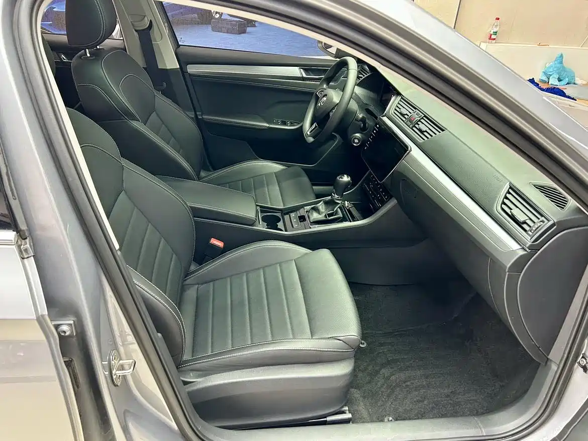 Škoda Superb 2023 TSI280 DSG Premium Edition фото 9