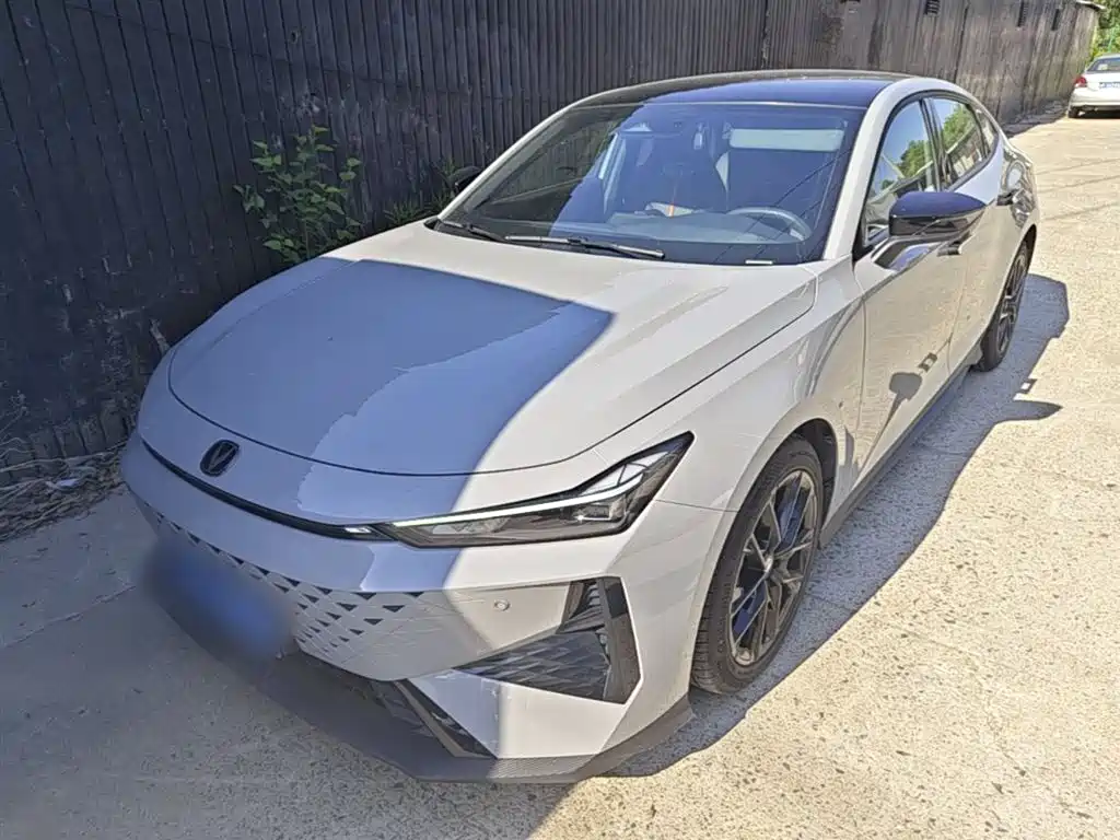 Changan UNI-V 2024 1.5T Deluxe