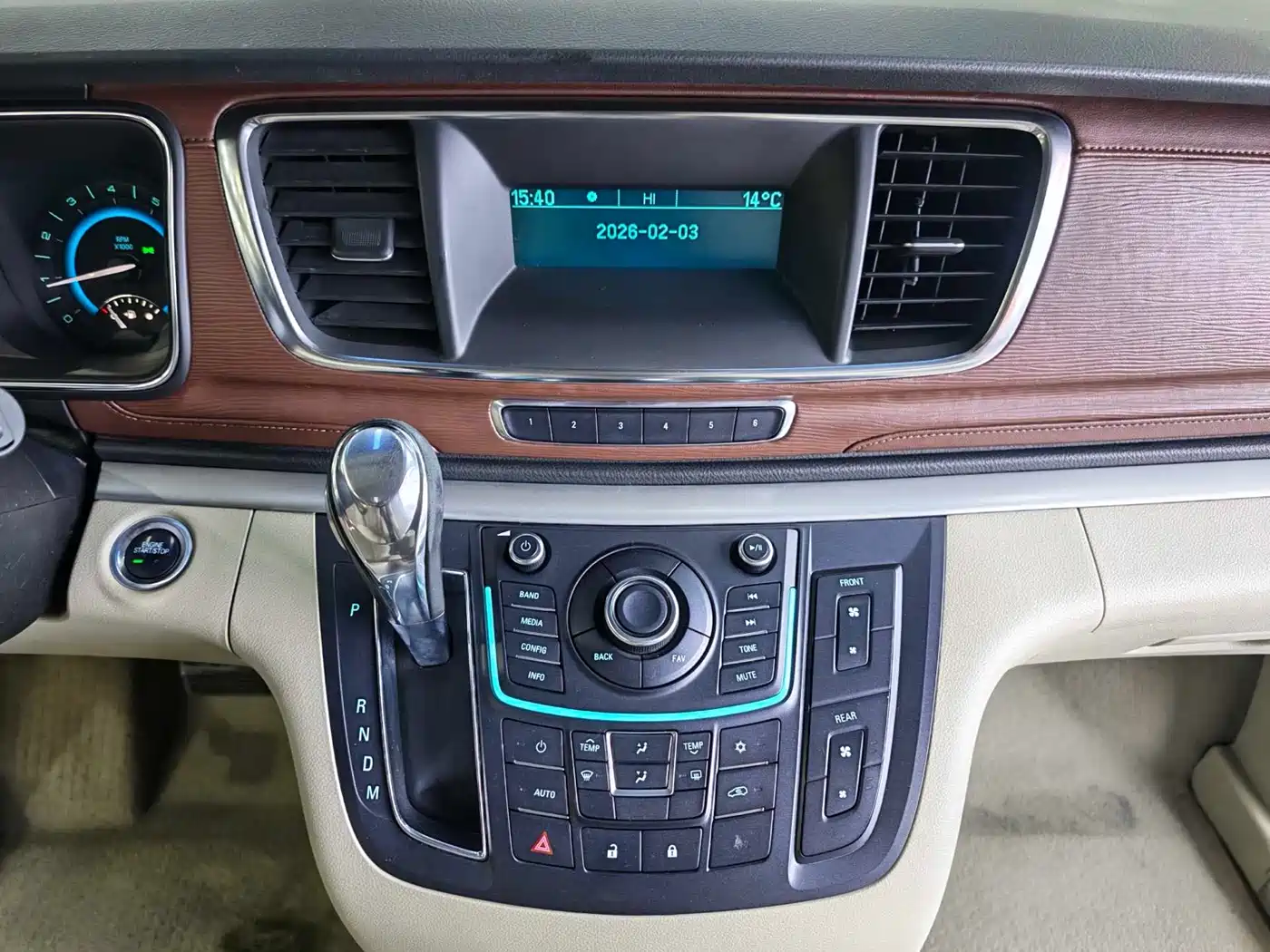 Buick GL8 2014 2.4L CT Luxury Business Comfort фото 10