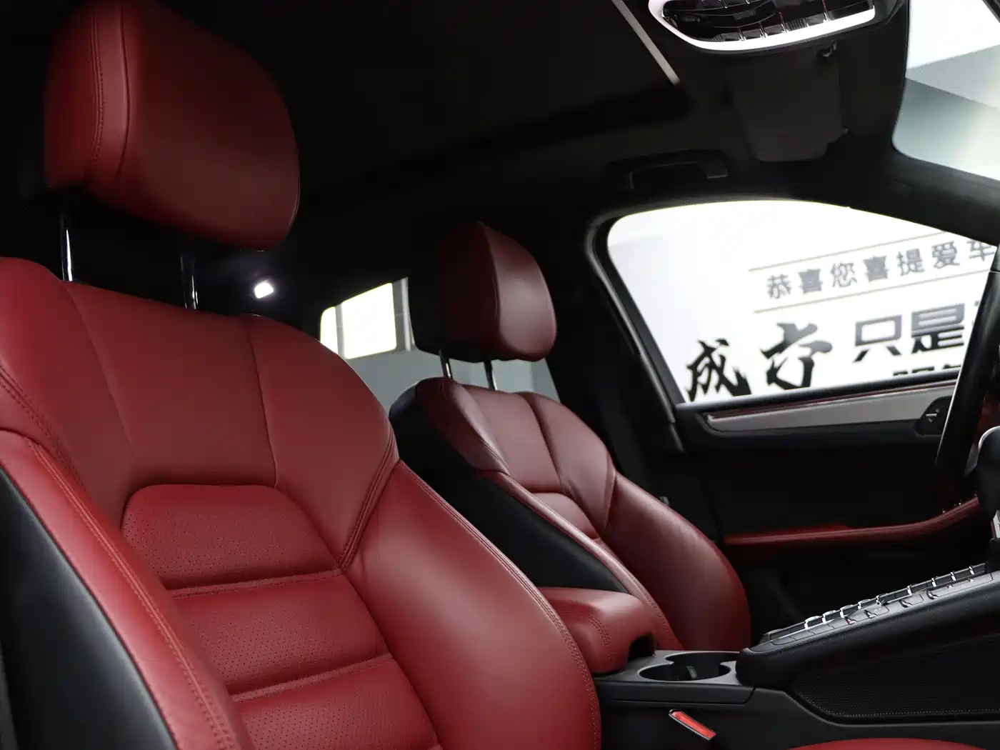 Porsche Macan 2014 Macan Turbo 3.6T фото 25