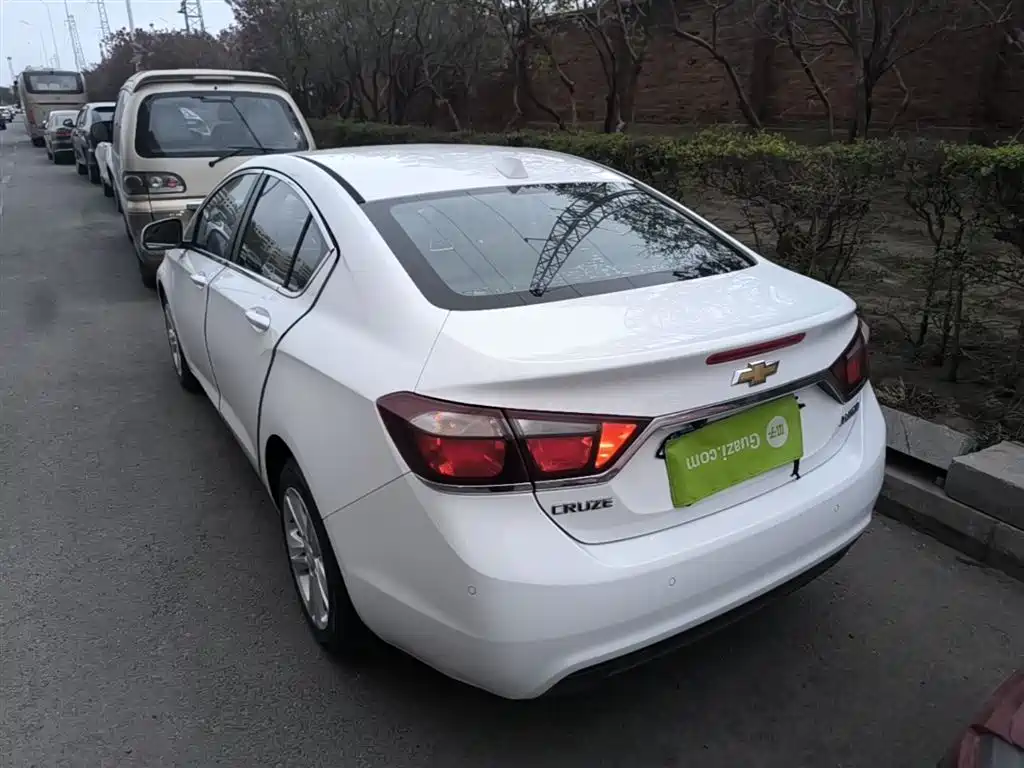 Chevrolet Cruze 2015 1.5L Manual Elite Edition фото 5